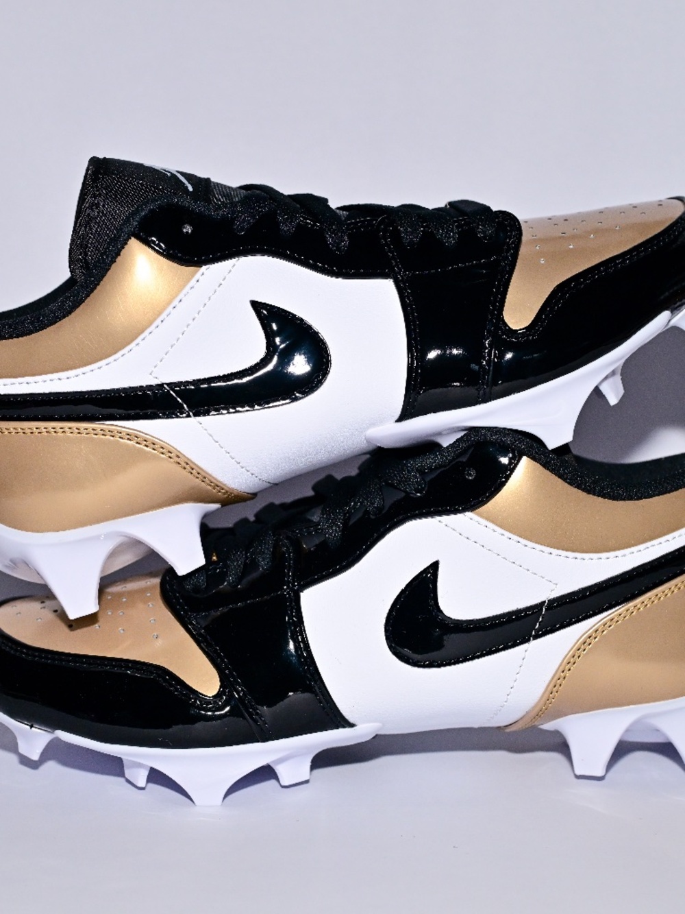 Men's Jordan 1 Low TD Football Cleat Black White Gold Size 9 New/Unworn
